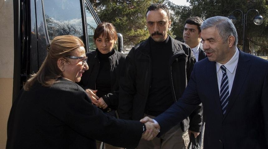 Bakan Pekcan B&uuml;y&uuml;kşehir&rsquo;de