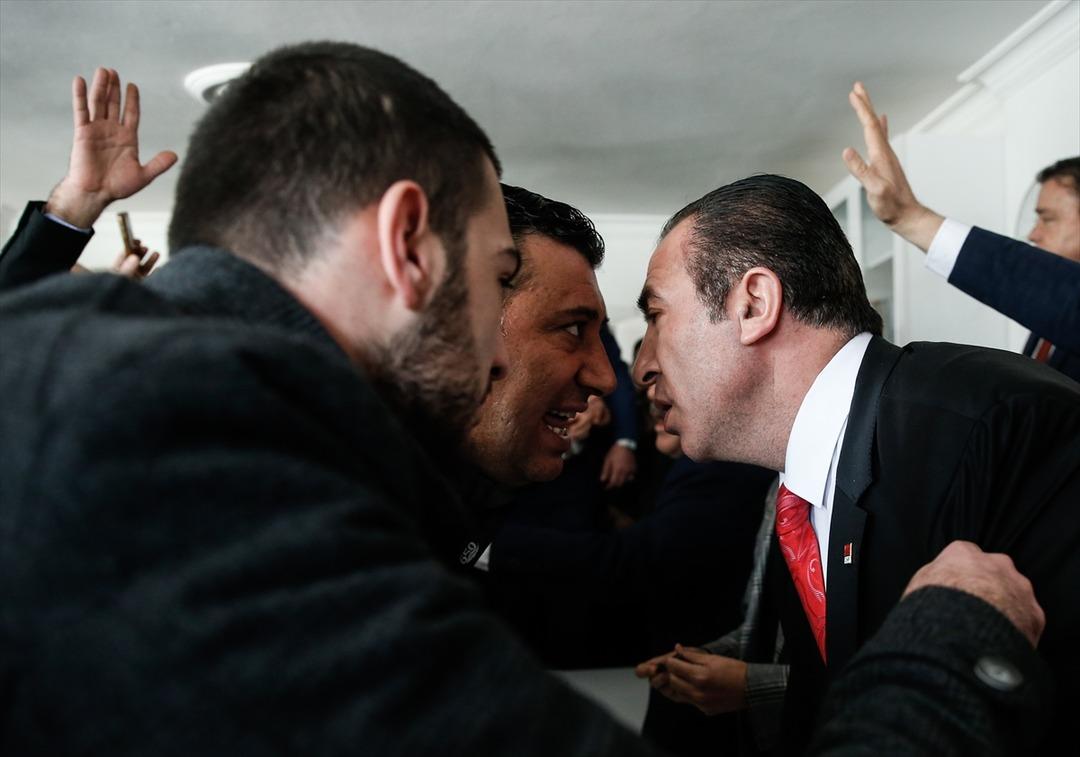  CHP Buca İl&ccedil;e Başkanlığında b&uuml;y&uuml;k gerginlik! 