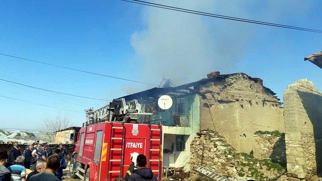 Bacayı temizlemek isterken evi yaktı