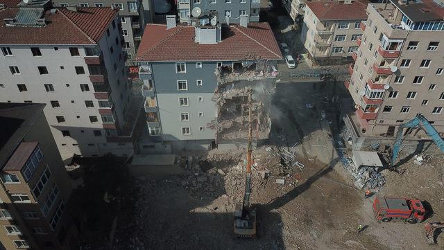  (Havadan fotoğraflarla) Kartal'da ikinci binanın yıkımına başlandı (1)