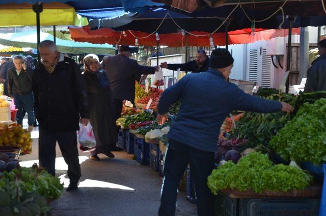 Pazarlarda fiyatlar düştü, hareketlilik başladı