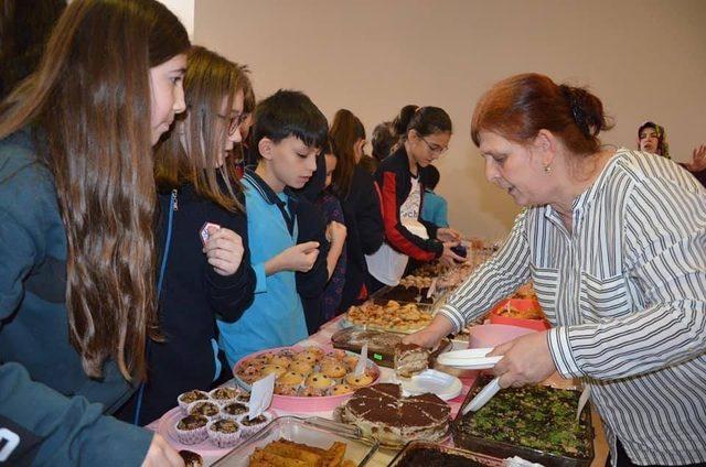 Edirne’de, Çocuk Onkolojisi Bölümü yararına kermes düzenlendi