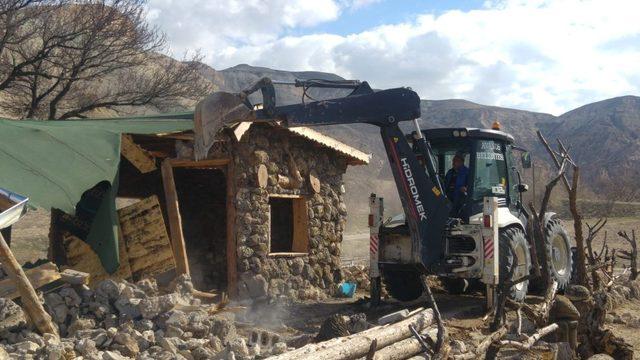 Kapadokya’da yıkımlar devam ediyor