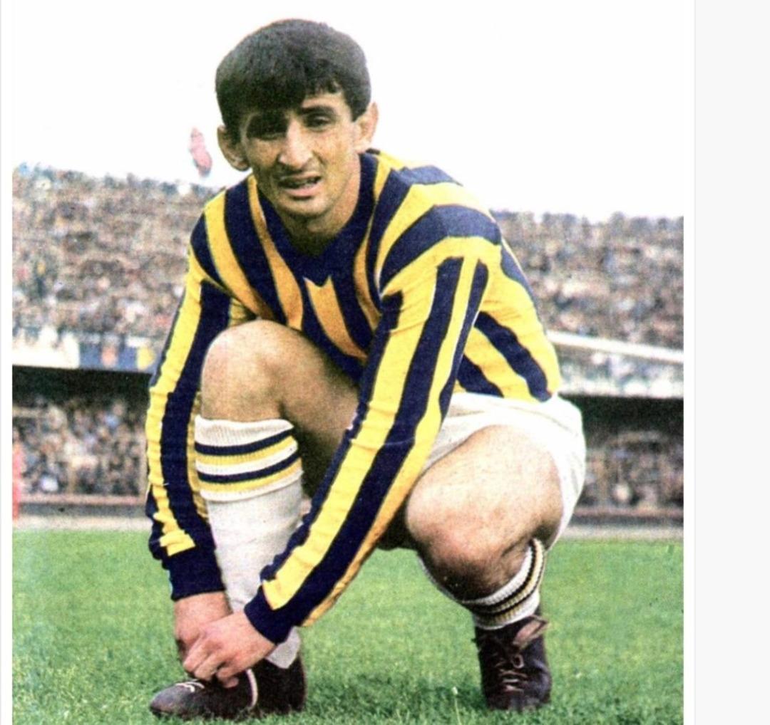 Eski milli futbolcu Abdullah &Ccedil;evrim toprağa verildi