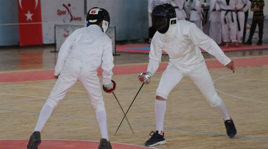 &rsquo;Spor Sivas Projesi&rsquo; ile 118 bin &ouml;ğrenci sporla buluşacak