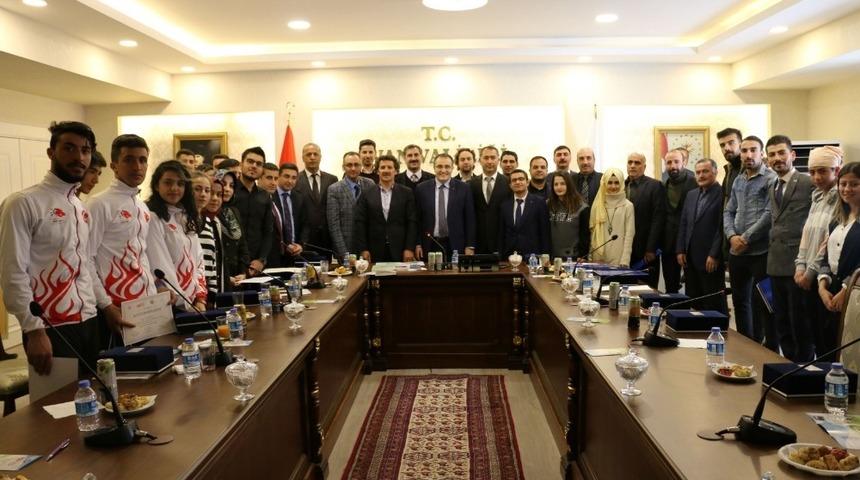 Van&rsquo;da &lsquo;Gen&ccedil; Ağa&ccedil;lar K&ouml;k Salıyor&rsquo; projesi