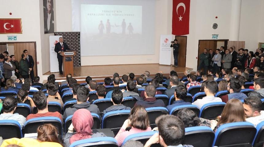 T&uuml;rk Hava Yolları CEO&rsquo;su Bilal Ekşi ER&Uuml;&rsquo;de Konferans Verdi