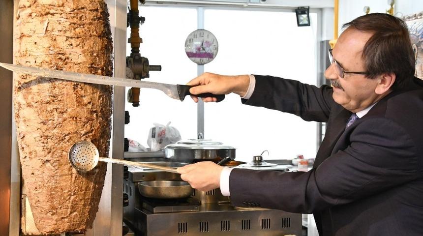 Başkan Zihni Şahin: &ldquo;Esnafın sorunlarını &ccedil;&ouml;zeceğiz"