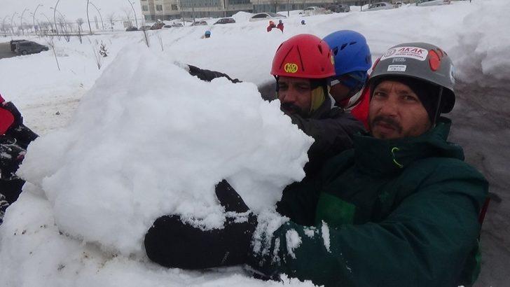 Dağcılar, iglo oluşturup geceyi geçirdi G3