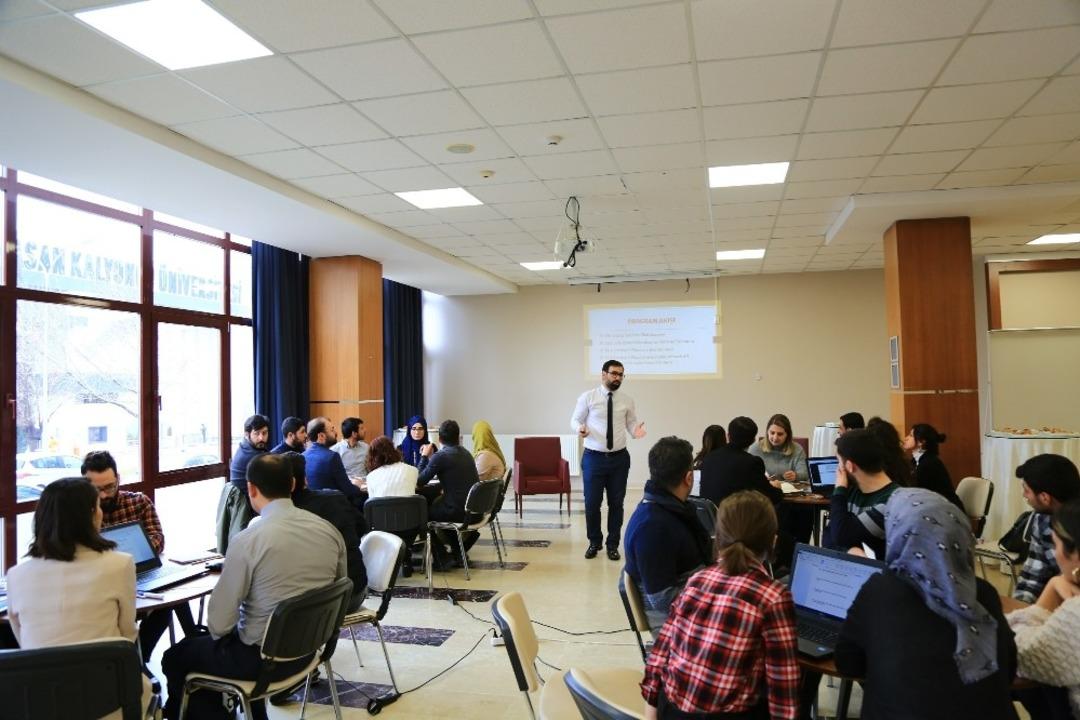 HK&Uuml;&rsquo;de stratejik planlarını geliştiriyor