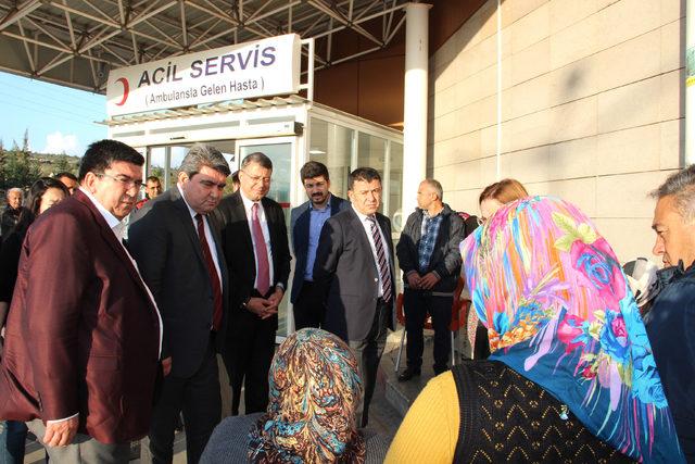 Mersin'de tarım işçilerini taşıyan midibüs devrildi: 5 ölü, 22 yaralı (3)