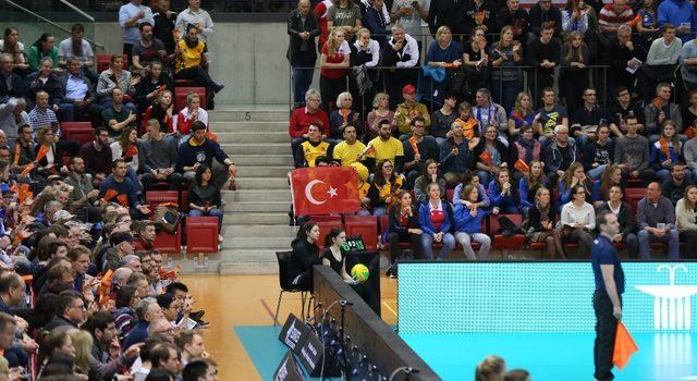 VakıfBank, çeyrek finalde