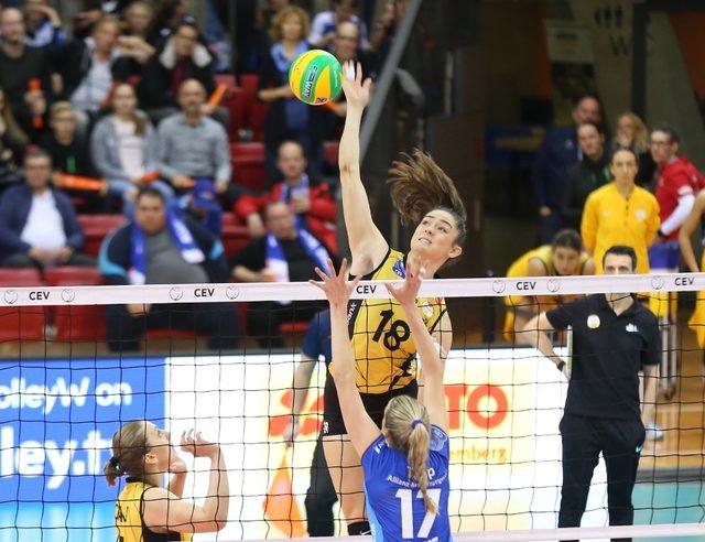 VakıfBank, çeyrek finalde