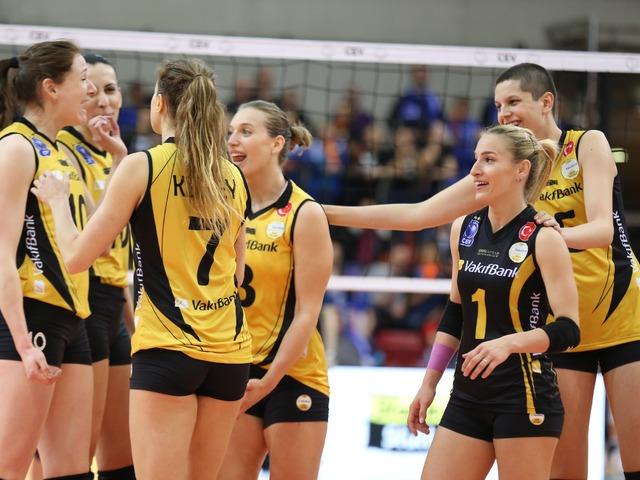 Vakıfbank 5'te 5 yaparak çeyrek finale yükseldi