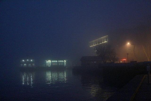 Ek fotoğraflarla//Yoğun sis nedeniyle vapur seferleri iptal edildi