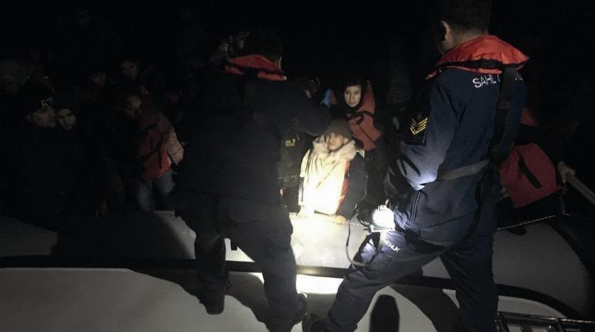 Kuşadası&rsquo;nda 14&rsquo;&uuml; &ccedil;ocuk 44 ka&ccedil;ak g&ouml;&ccedil;men yakalandı