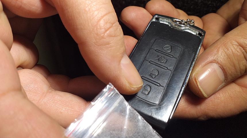 Bursa'da uyuşturucu operasyonunda ele geçirilen anahtar hassas terazi çıktı