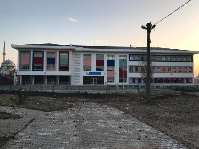 Ayvacık'taki deprem Türkiye'nin batısını salladı, ilçede okullar tatil