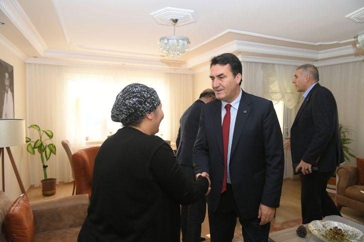 Dündar şehit ailelerini ziyaret etti G1