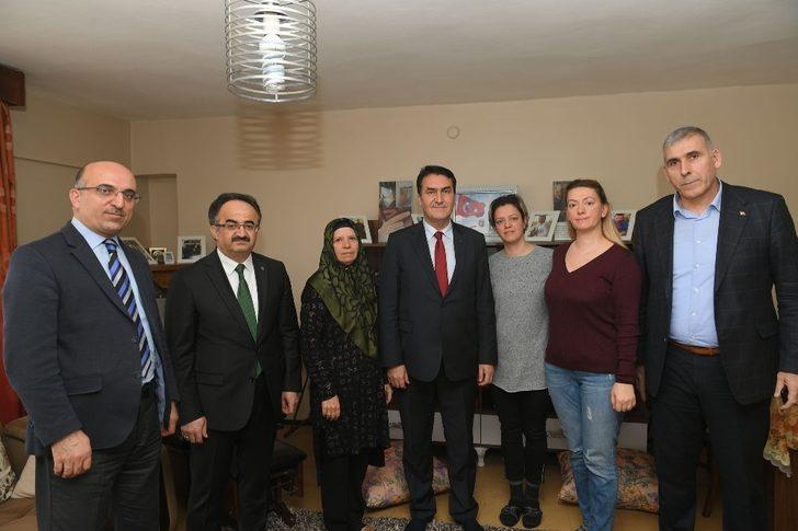 Dündar şehit ailelerini ziyaret etti G4