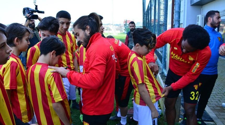 Torbalı&rsquo;da &ouml;ğrencilere G&ouml;ztepe jesti