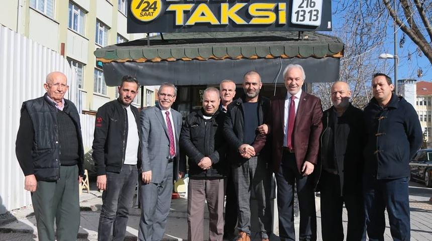 Başkan Sara&ccedil;oğlu&rsquo;ndan taksi durağına ziyaret