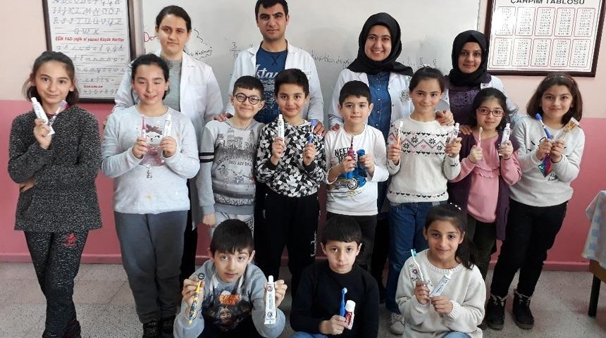 &Ouml;ğrencilere ağız ve diş sağlığı farkındalık eğitimi verildi