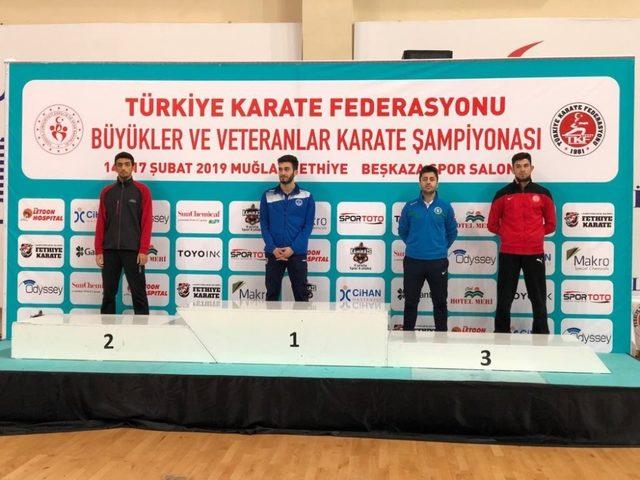 Büyükşehir’in atletizm takımı Türkiye şampiyonu oldu