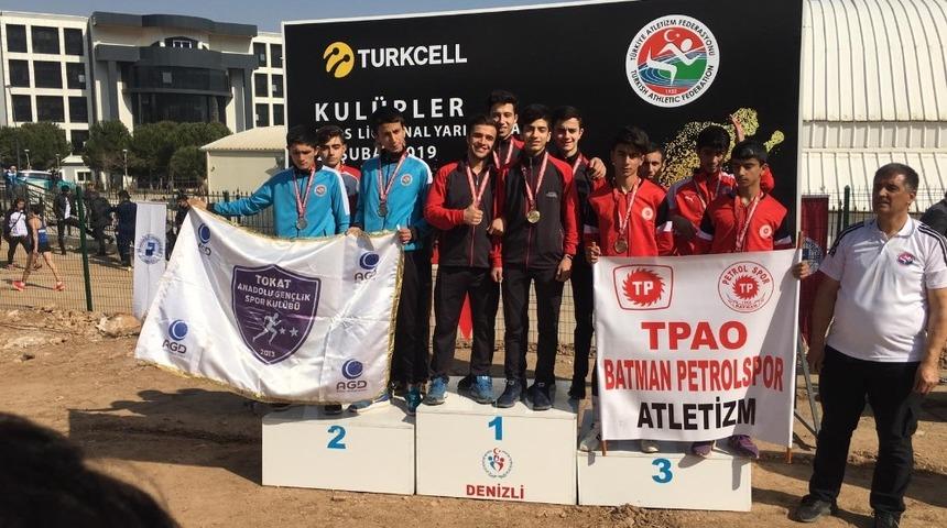 Büyükşehir’in atletizm takımı Türkiye şampiyonu oldu