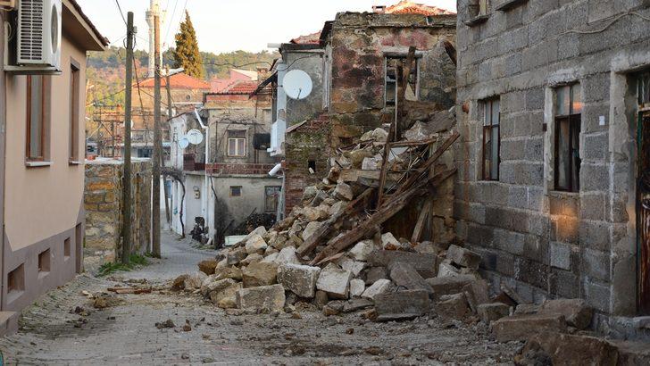 Çanakkale Ayvacık'taki depremde kaç konut hasar gördü? Bakan Kurum açıkladı