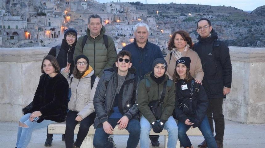 Bafra Atat&uuml;rk Anadolu Lisesi İtalya&rsquo;da g&ouml;n&uuml;lleri fethetti