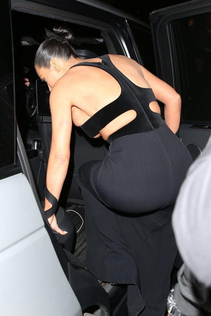 Kim Kardashian'ın bu elbisesiyle sokakta bir gün geçirdi G3
