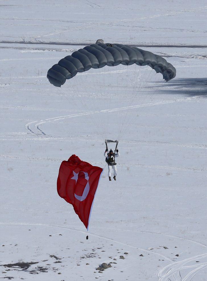 Kars'ta zorlu tatbikat! Yabancı askerler heyecanla izledi G5