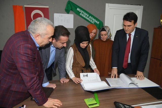 Dündar, AK Parti Osmangazi SKM’yi ziyaret etti