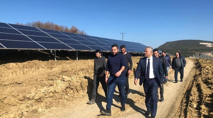 Başkan Yaman, g&uuml;neş tarlası projesini yerinde inceledi