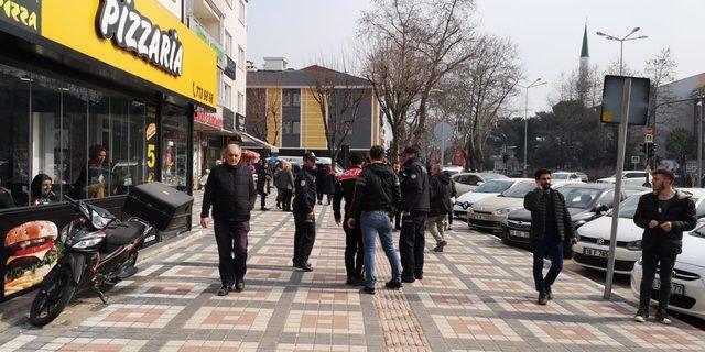 Bacağından bıçaklandı, kemerle turnike yaptı