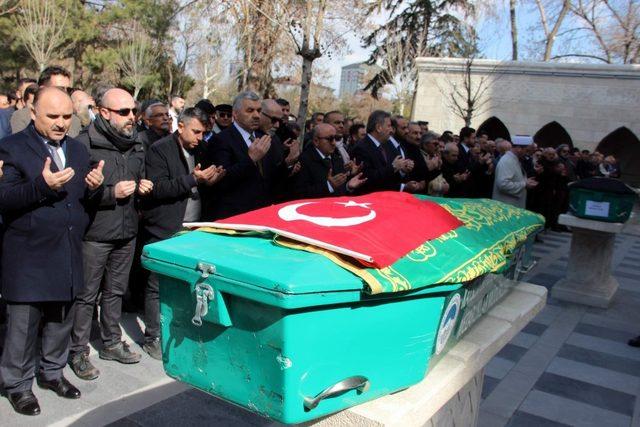 Duayen Gazeteci Mahmut Sabah son yolculuğuna uğurlandı 2