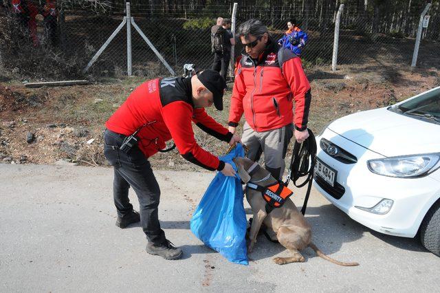 Kayıp alzheimer hastası, havadan ve karadan aranıyor