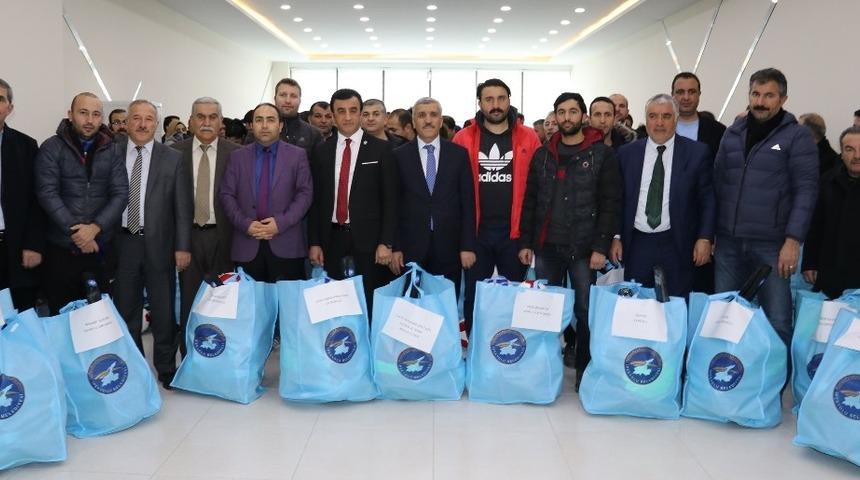 İpekyolu Belediyesinden 103 okula spor malzemesi desteği