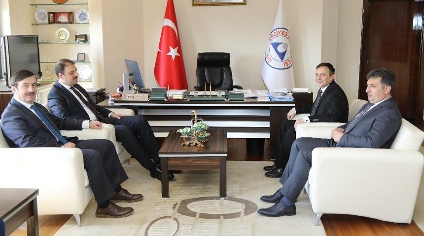 Gen&ccedil;lik ve Spor Bakan Yardımcısı Aksu&rsquo;dan ER&Uuml; Rekt&ouml;r&uuml; &Ccedil;alış&rsquo;a Ziyaret