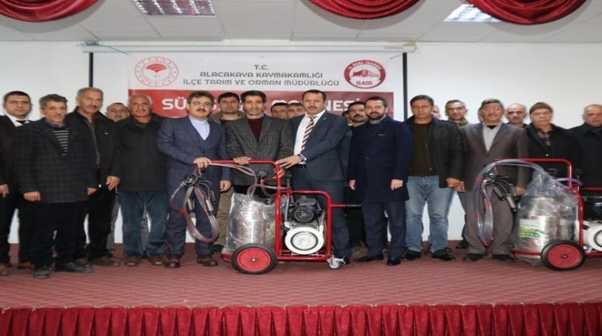 Elazığ&rsquo;da &uuml;reticilere s&uuml;t sağma makinesi dağıtıldı