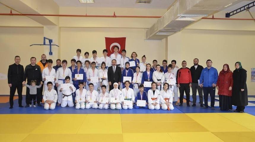 Judo m&uuml;sabakaları ve Analig se&ccedil;meleri tamamlandı