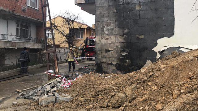 Arnavutköy'de kazı yapılırken doğalgaz borusu patladı; alevler yükseldi