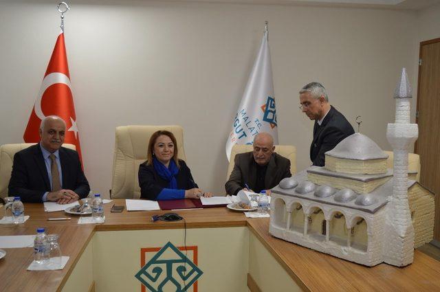 MTÜ’ye Osmanlı Mimarisi cami yapılıyor