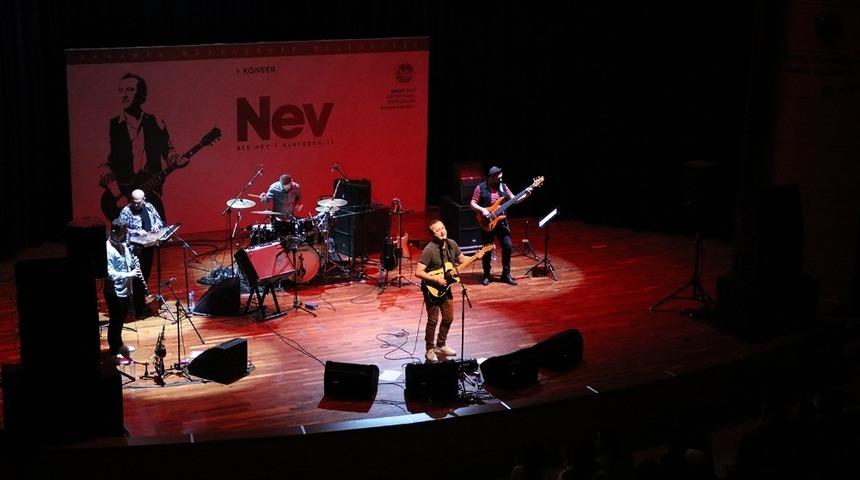 Nev&rsquo;den coşkulu SA&Uuml; konseri