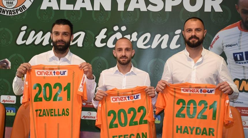 Aytemiz Alanyaspor; Efecan Karaca, Haydar Yılmaz ve Giorgios Tzavellas'ın sözleşmelerini uzattı