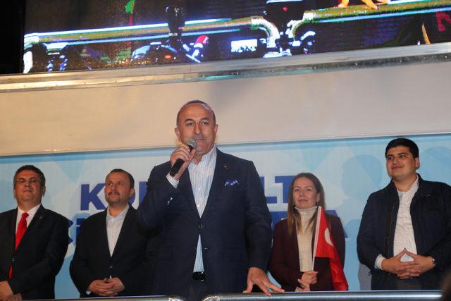 Dışişleri Bakanı Çavuşoğlu: Aydın ve Muğla'da her yer çöp