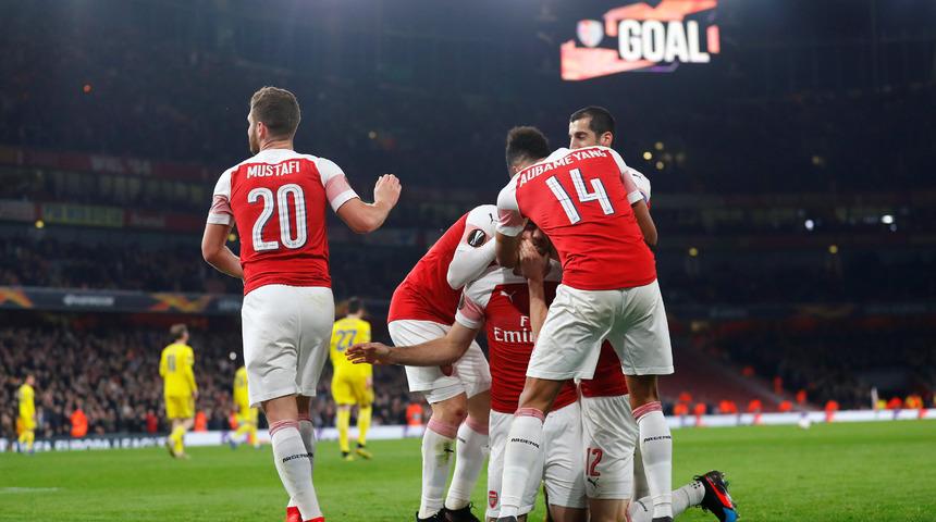 Arsenal zorlanmadan turladı!