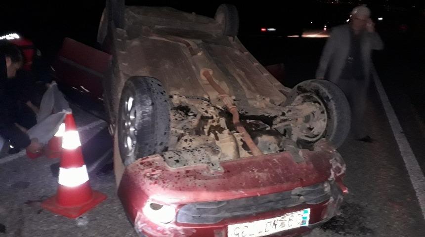 Trakt&ouml;r otomobille &ccedil;arpıştı: 1 &ouml;l&uuml;