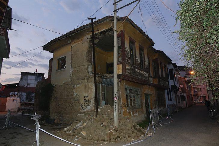 Bu binayı elektrik direği ayakta tutuyor! G2